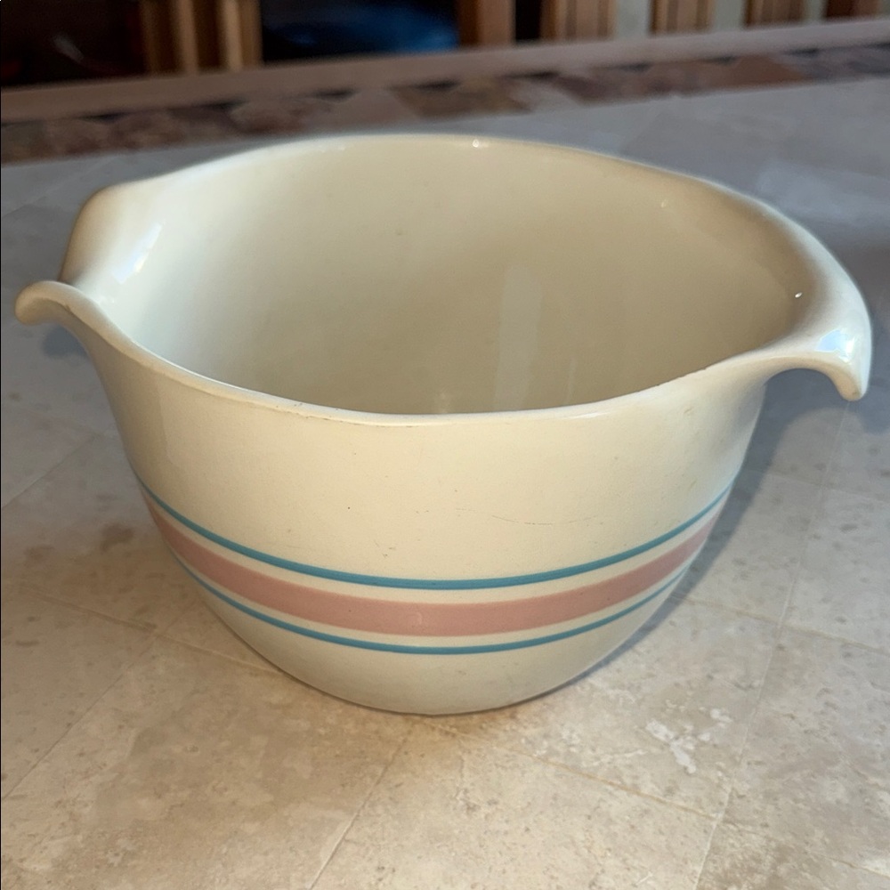 McCoy mixing bowl•2 quart•129•pink/blue striped•vintage